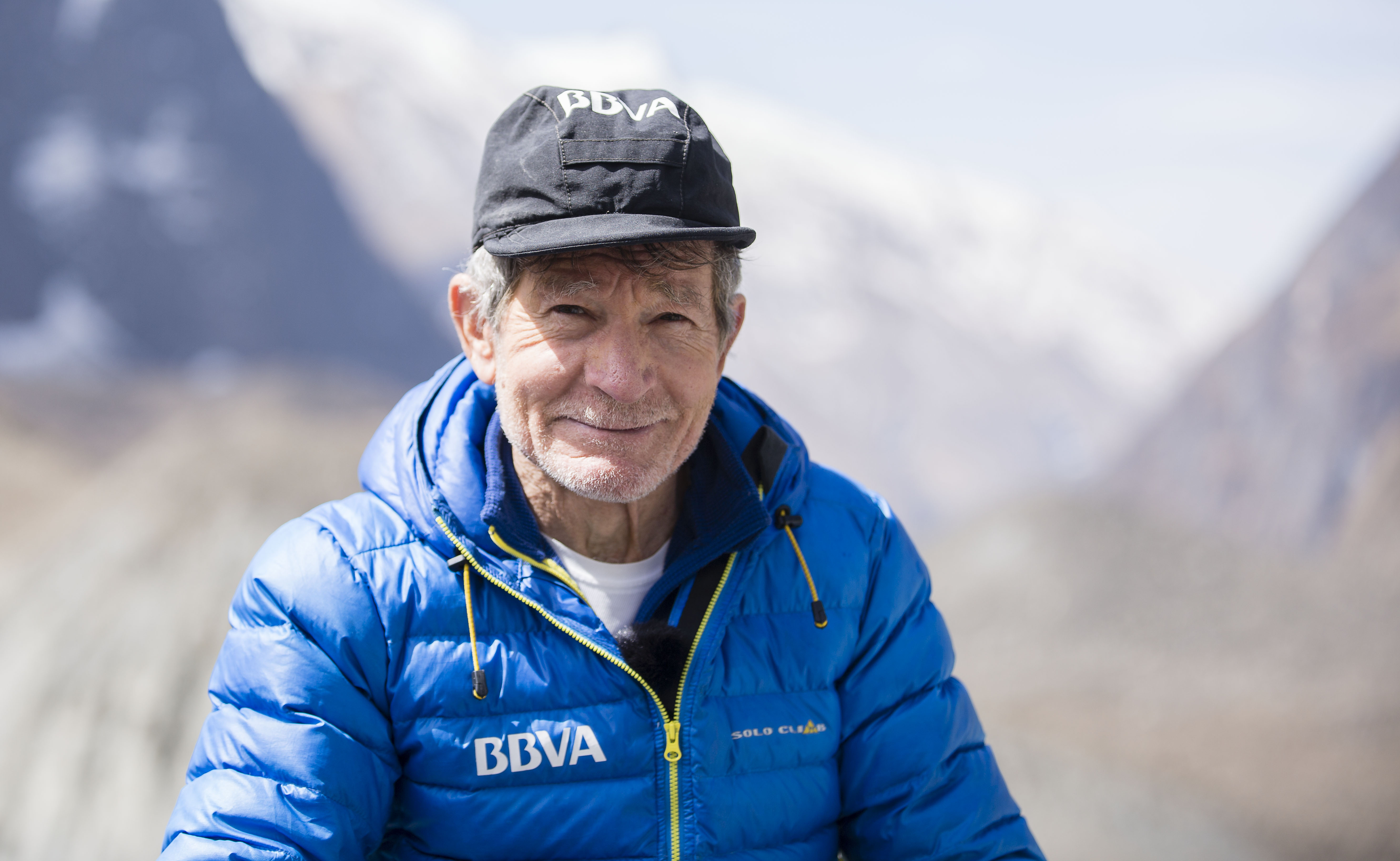 El alpinista Carlos Soria en el Campo Base del Annapurna